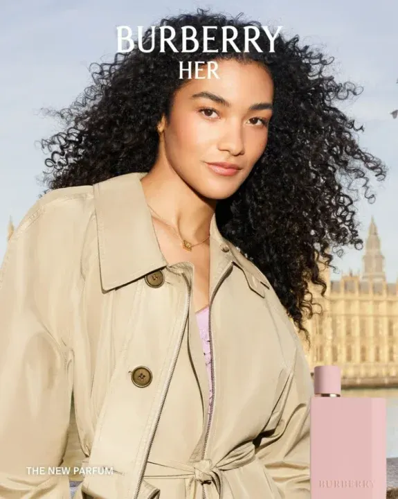 Burberry Her Parfum’ün yeni yüzü Olivia Dean oldu