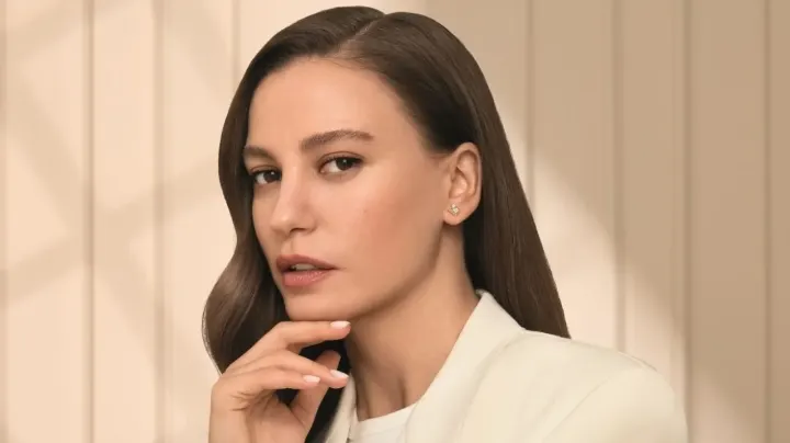 Serenay Sarıkaya, L’Oréal Paris True Match Kampanyasının Yüzü Oldu