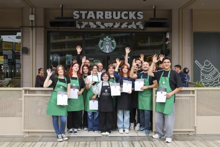 Starbucks’tan Bursa’ya İşaret Dili Konseptli Mağaza 