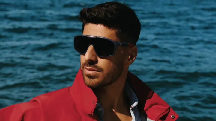 Tommy Hilfiger’dan Marco Asensio İşbirliği: İlkbahar/Yaz 2026 Gözlük Kampanyası Tanıtıldı