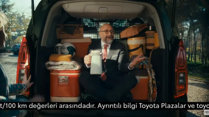 Halit Ergenç’in Toyota Reklamı Tartışma Yarattı: İzleyenler İkiye Bölündü