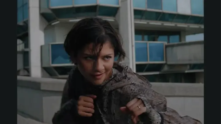 Zendaya’dan Aksiyon Filmi Tadında Reklam: On ile Yeni Koleksiyonunu Tanıttı