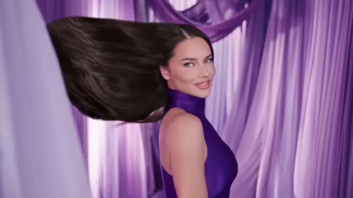 Duru’nun Yeni Reklam Yüzü Adriana Lima Oldu