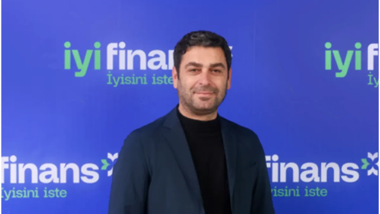Ozan Akbaba, İyi Finans’ın Marka Yüzü Oldu: Yeni Reklam Filmi Yayında