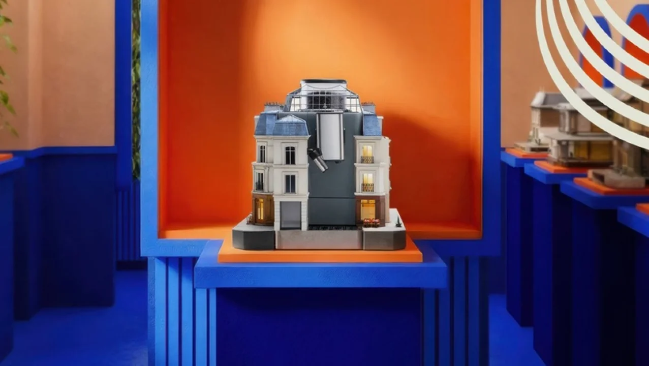 De’Longhi’den Yaratıcı Kampanya: Kahve Makineleri Minyatür Kafelere Dönüştü