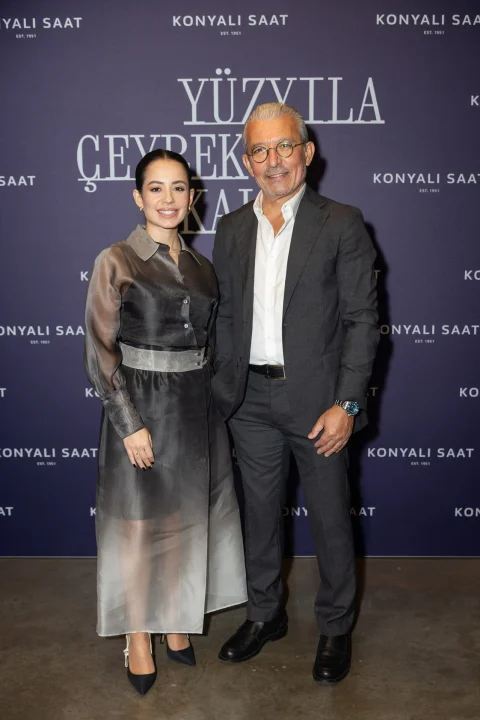 33047-b-konyali-saat-33047.webp
